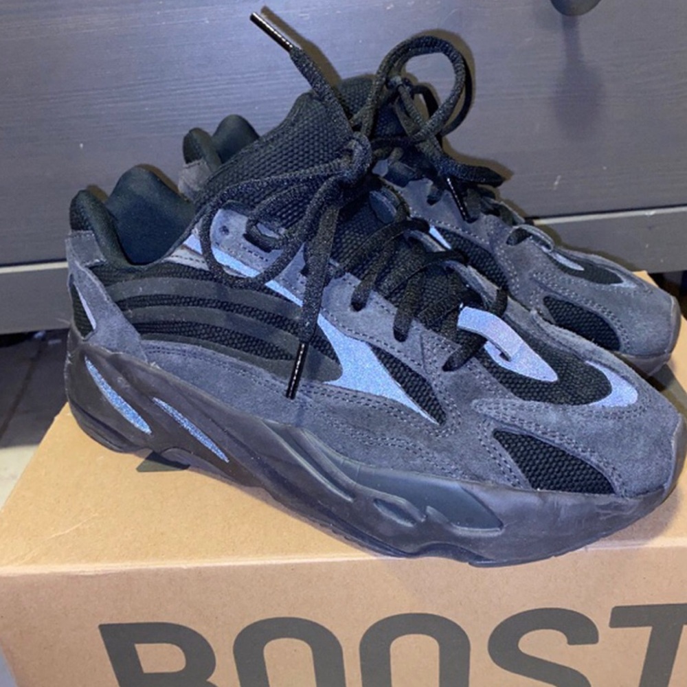 Yeezy 700 vanta worn twice